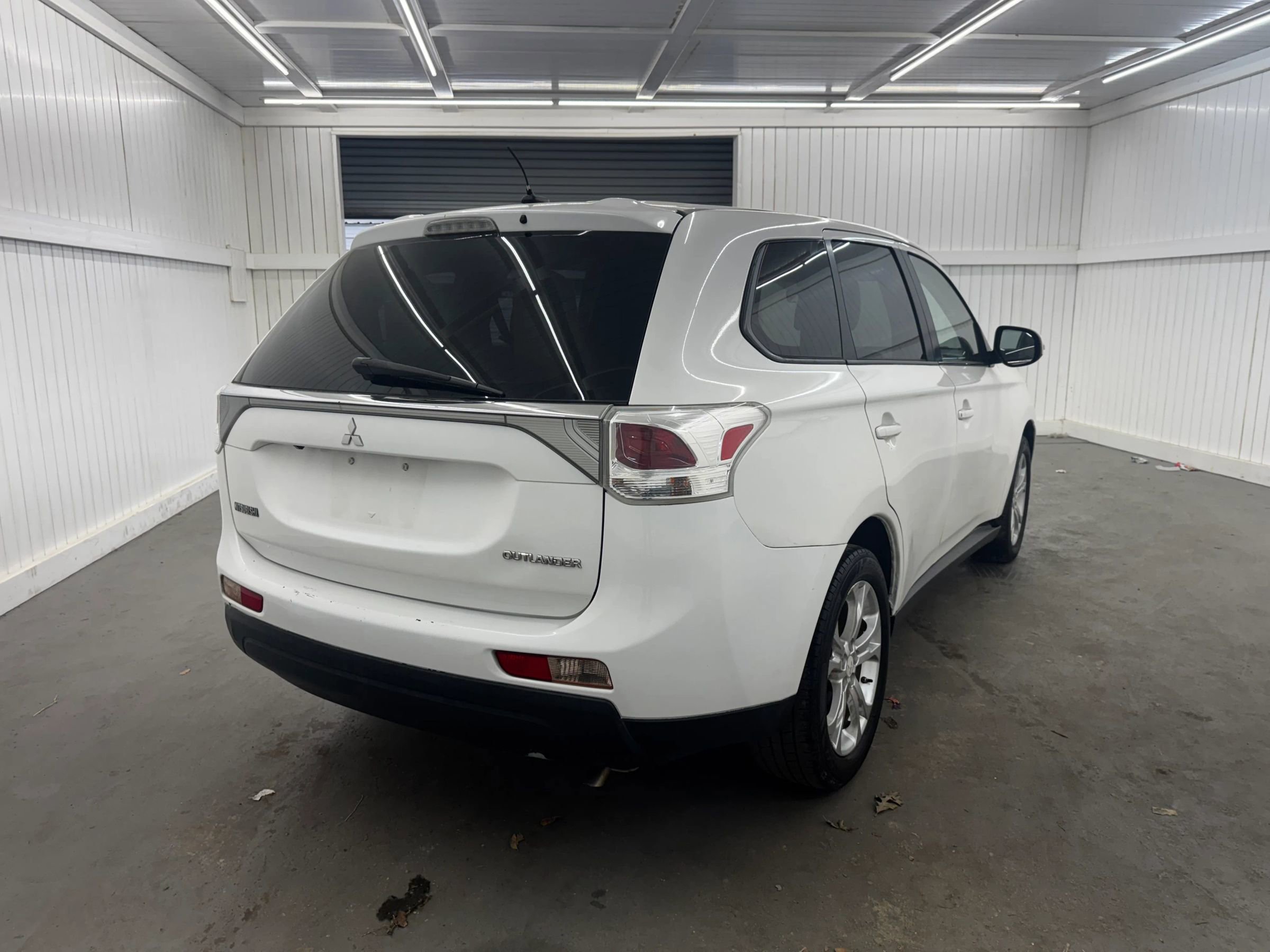 Used 2014 Mitsubishi Outlander SE image 5