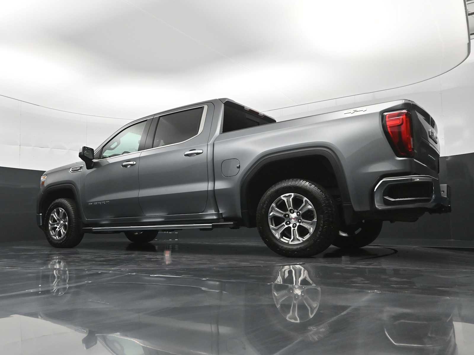 Used 2021 GMC Sierra 1500 SLT w/ SLT Convenience Package AWD/4WD image 42