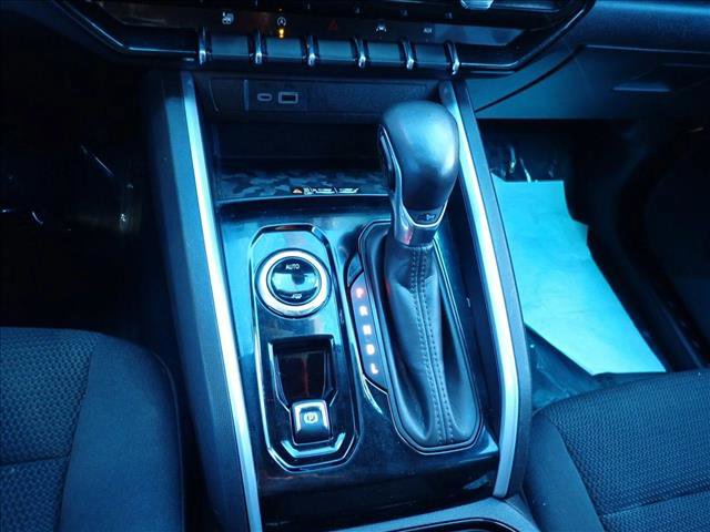 Used 2023 Chevrolet Colorado LT w/ LT Convenience Package II image 20