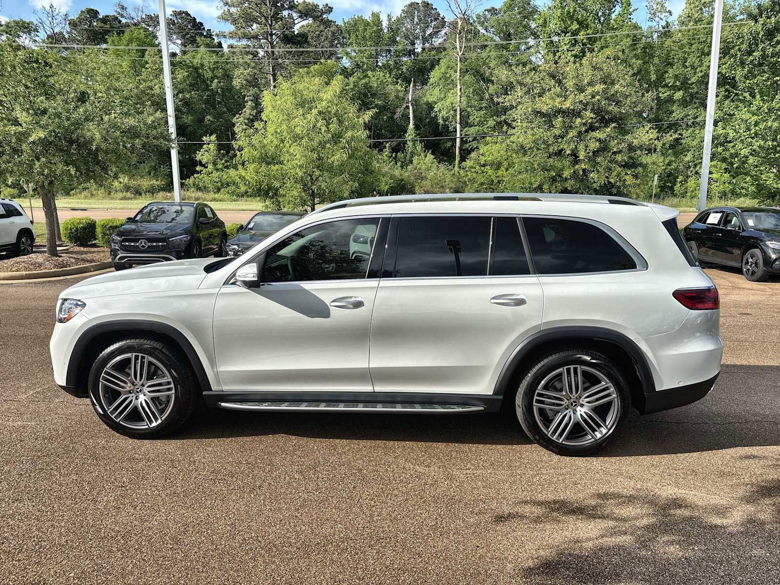 New 2026 Mercedes-Benz GLS 450 4MATIC image 5