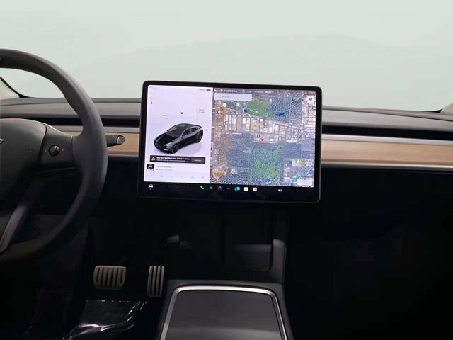 Used 2023 Tesla Model Y Performance image 13