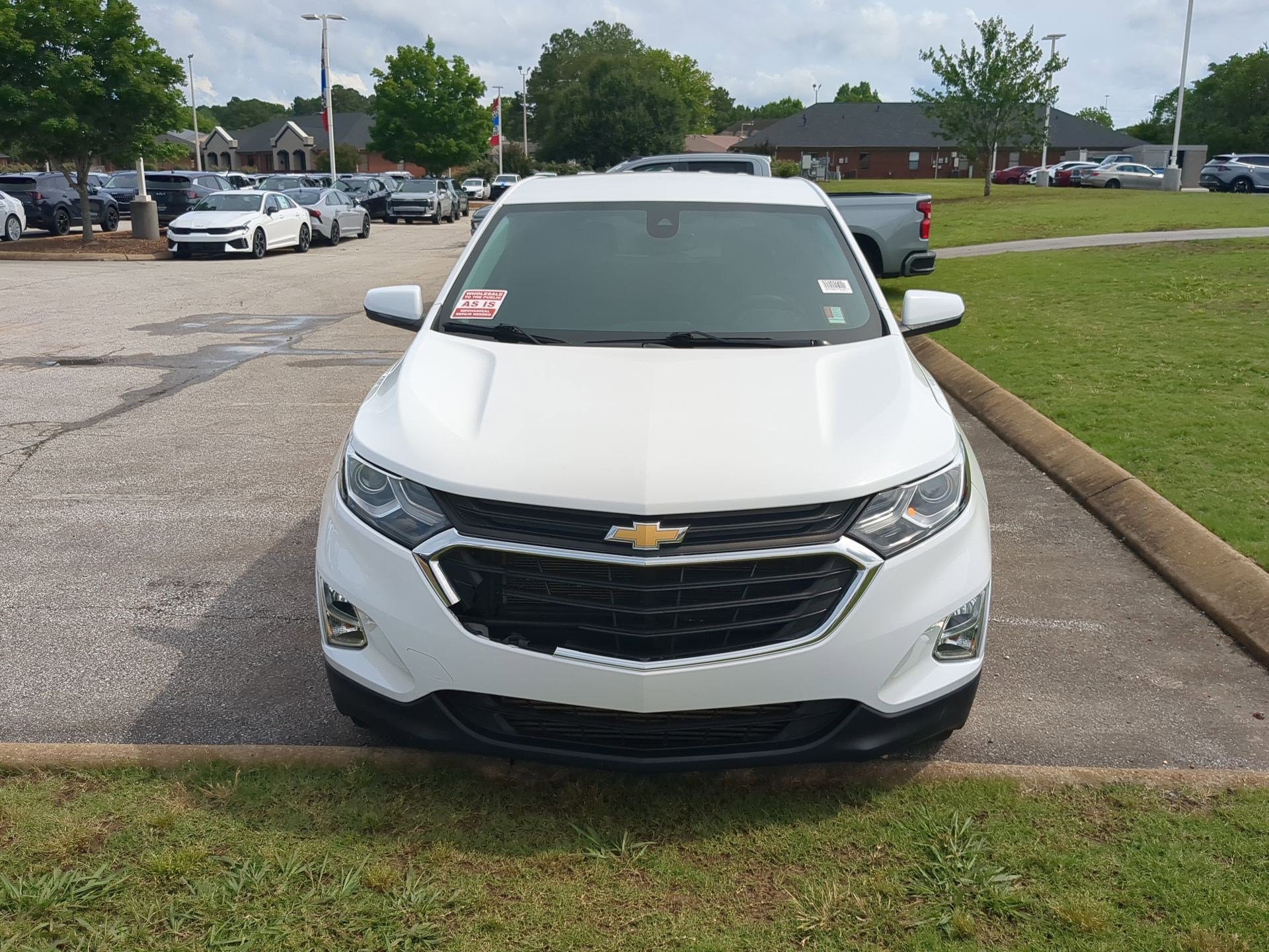 Used 2021 Chevrolet Equinox LT FWD image 2
