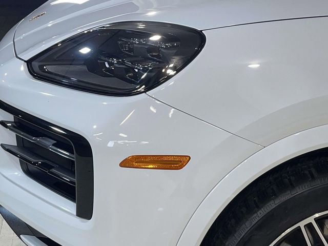 Certified 2025 Porsche Cayenne Coupe AWD/4WD image 5