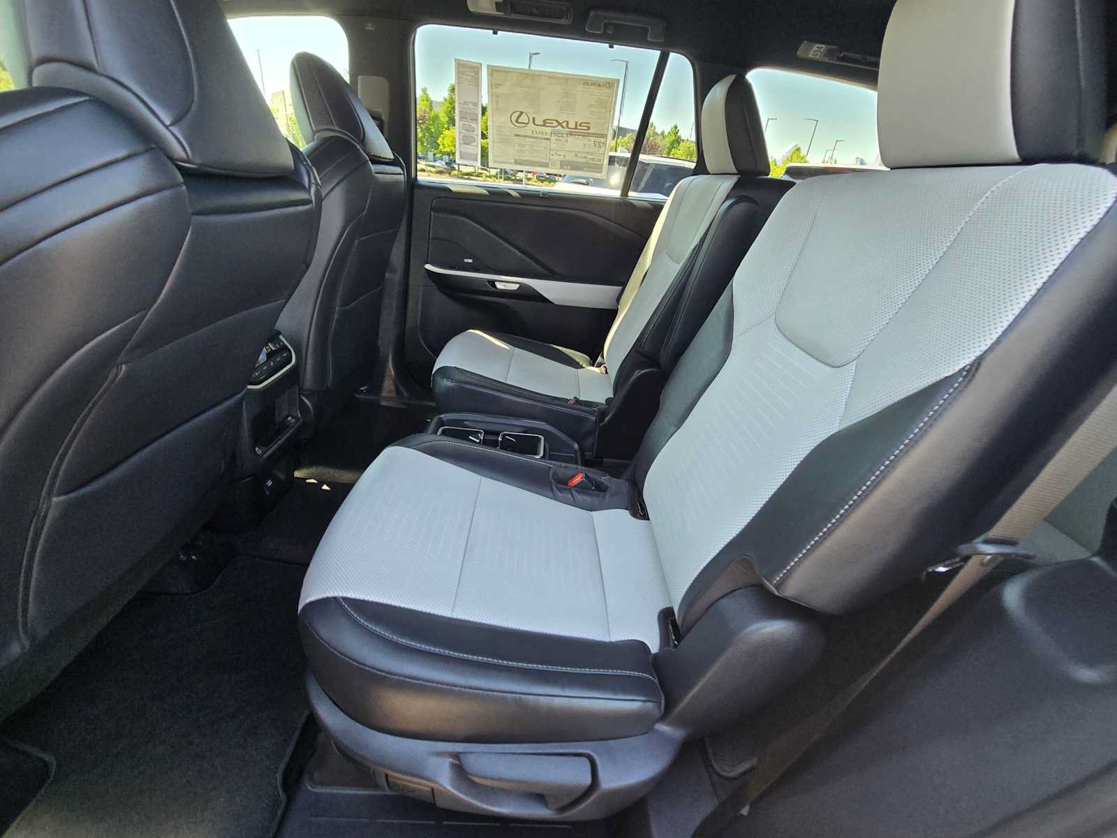 New 2026 Lexus TX 500h AWD image 18
