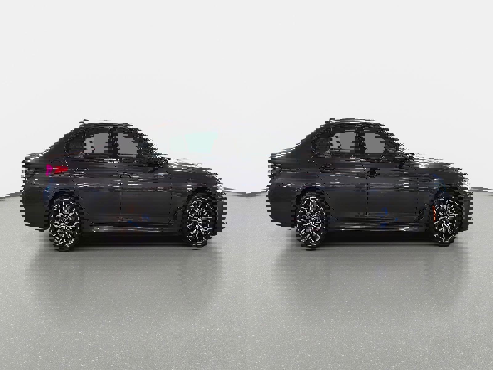 Used 2023 BMW 540i xDrive w/ M Sport Package image 4