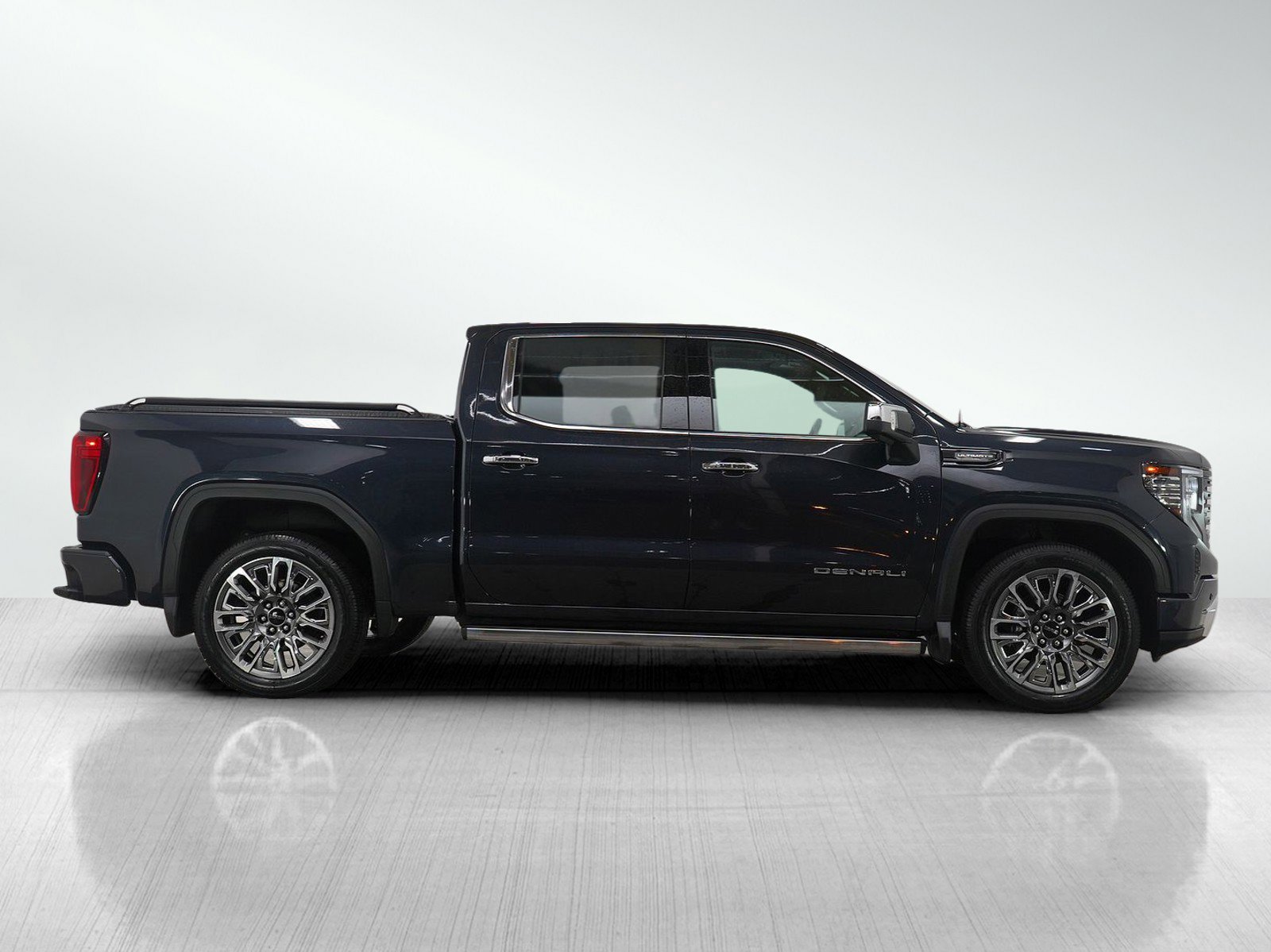 Used 2024 GMC Sierra 1500 Denali Ultimate image 6