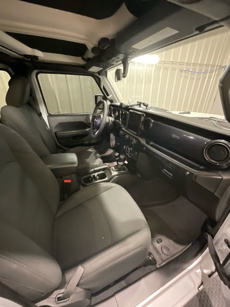 Used 2023 Jeep Wrangler Sport image 14