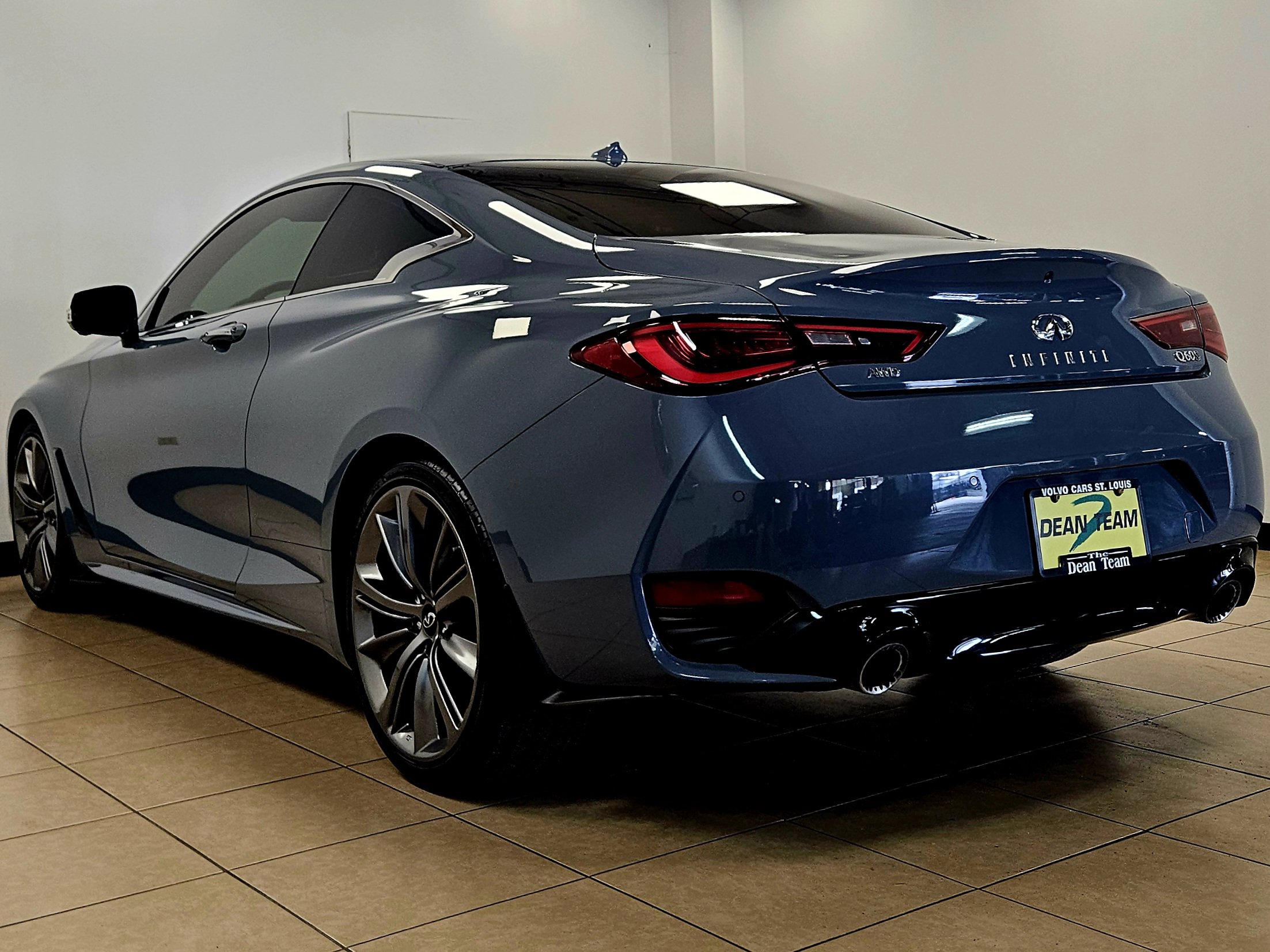 Used 2021 INFINITI Q60 Red Sport 400 w/ Proactive Package AWD/4WD image 4