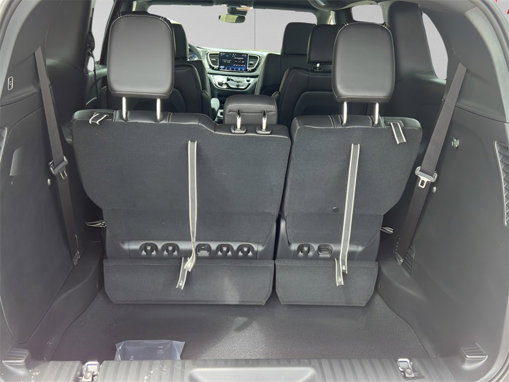 New 2025 Chrysler Pacifica Select image 27