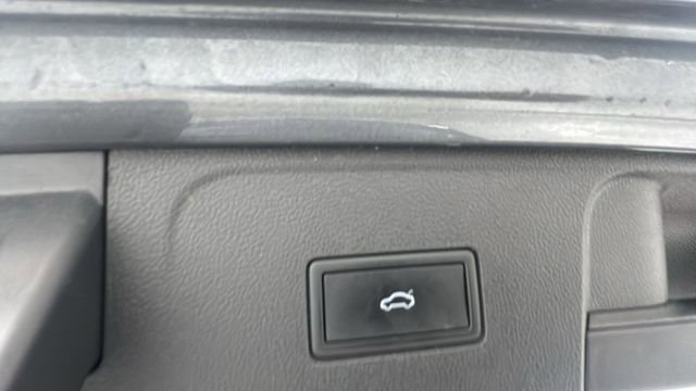 Used 2024 Volkswagen Atlas SE image 17