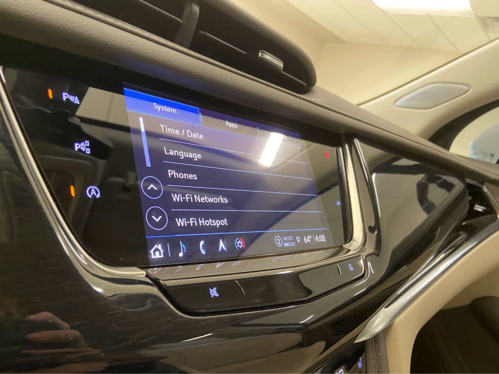 Used 2024 Cadillac XT6 Premium Luxury w/ Technology Package FWD image 37