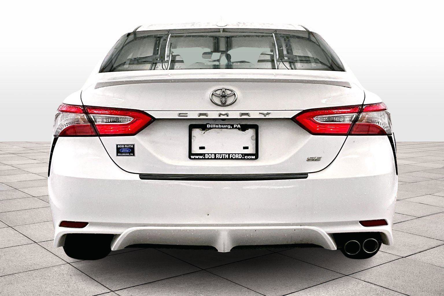 Used 2019 Toyota Camry SE image 4
