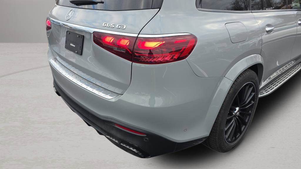 Used 2025 Mercedes-Benz GLS 63 AMG 4MATIC image 11