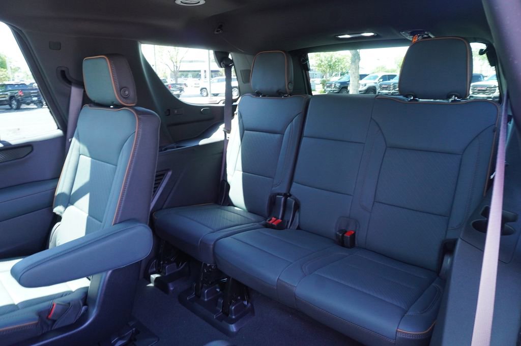 New 2026 GMC Yukon AT4 AWD/4WD image 10