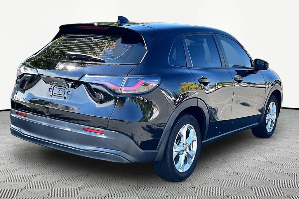 Used 2023 Honda HR-V LX image 6