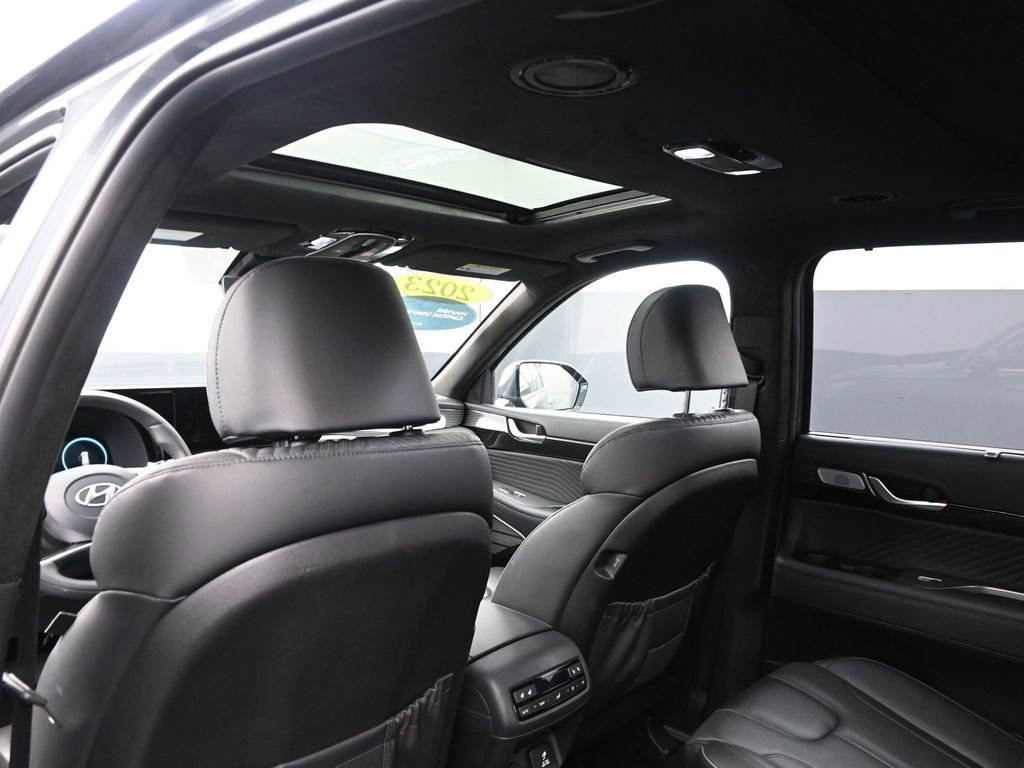 Used 2023 Hyundai Palisade Calligraphy w/ Cargo Package image 23
