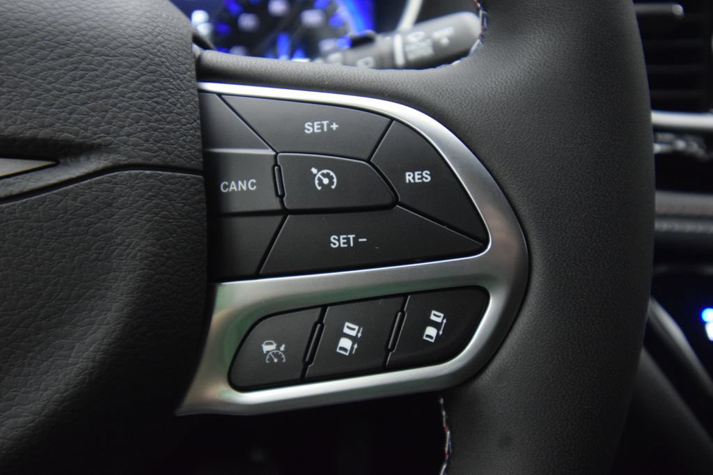 New 2027 Chrysler Pacifica Select FWD image 21