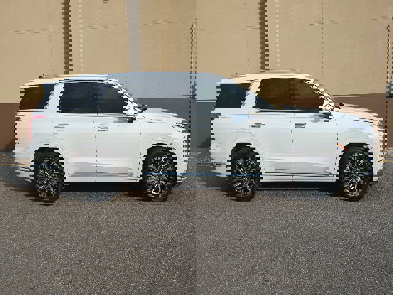 Used 2025 Hyundai Palisade Calligraphy image 3