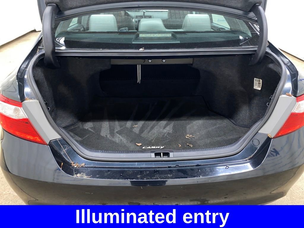 Used 2015 Toyota Camry XLE w/ Moonroof Package FWD image 10