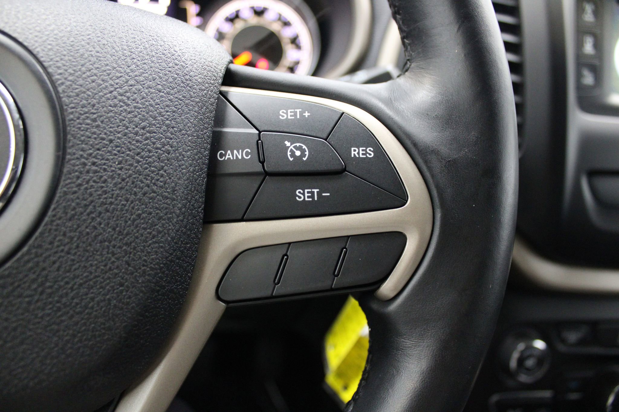 Used 2015 Jeep Cherokee Latitude image 33