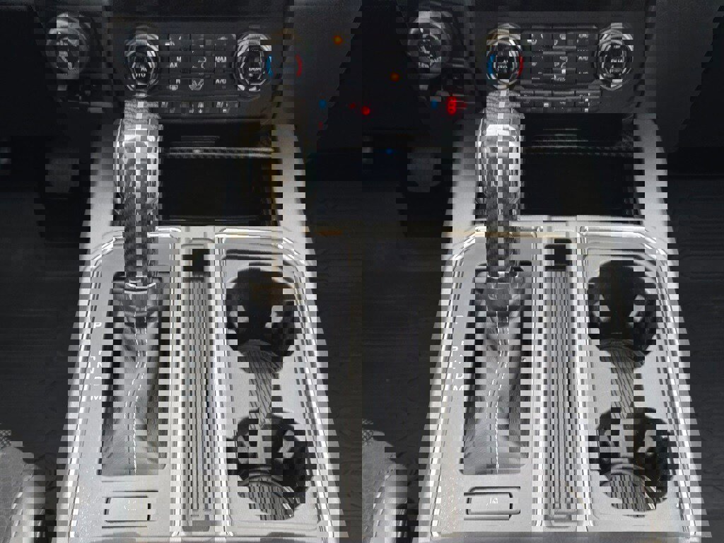 Used 2020 Ford F150 Raptor w/ Equipment Group 802A Luxury image 17