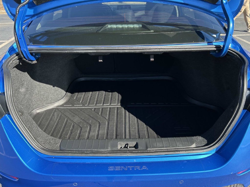 Used 2022 Nissan Sentra SR w/ Trunk Package FWD image 12