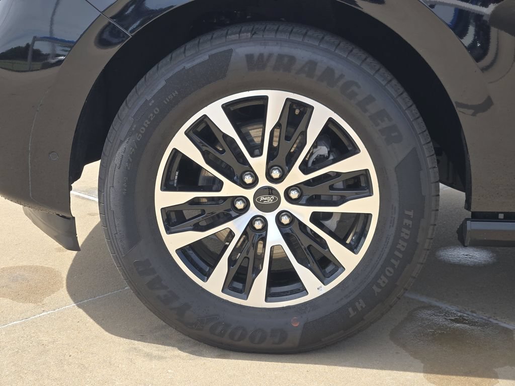 Used 2025 Ford Expedition Max Platinum AWD/4WD image 28