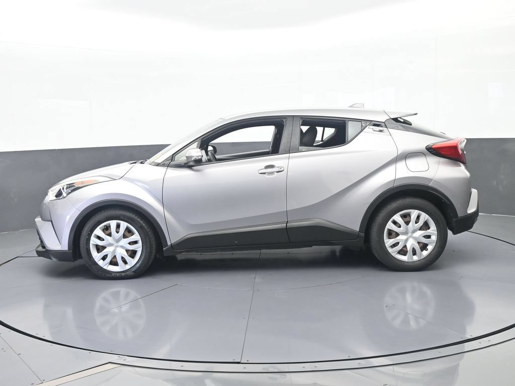 Used 2019 Toyota C-HR LE FWD image 3