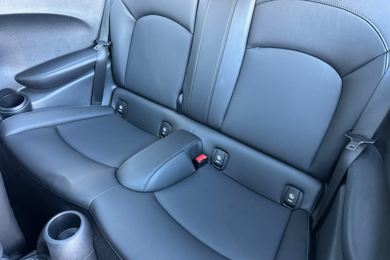 Used 2019 MINI Cooper 2-Door Hardtop w/ Signature Upholstery Package FWD image 12
