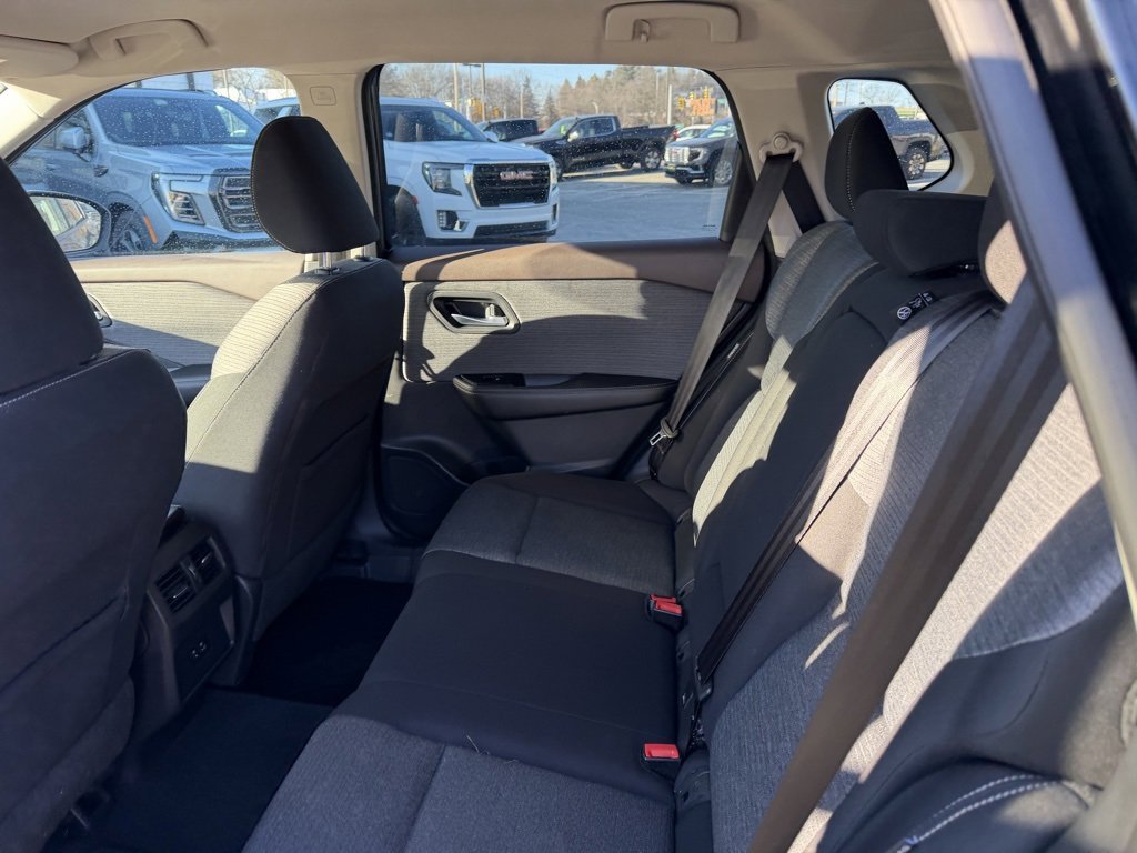 Used 2021 Nissan Rogue SV image 9