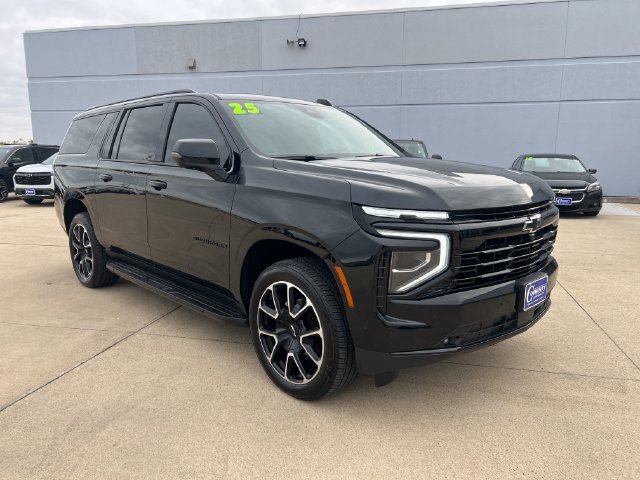 Certified 2025 Chevrolet Suburban RST w/ Comfort Package AWD/4WD image 7
