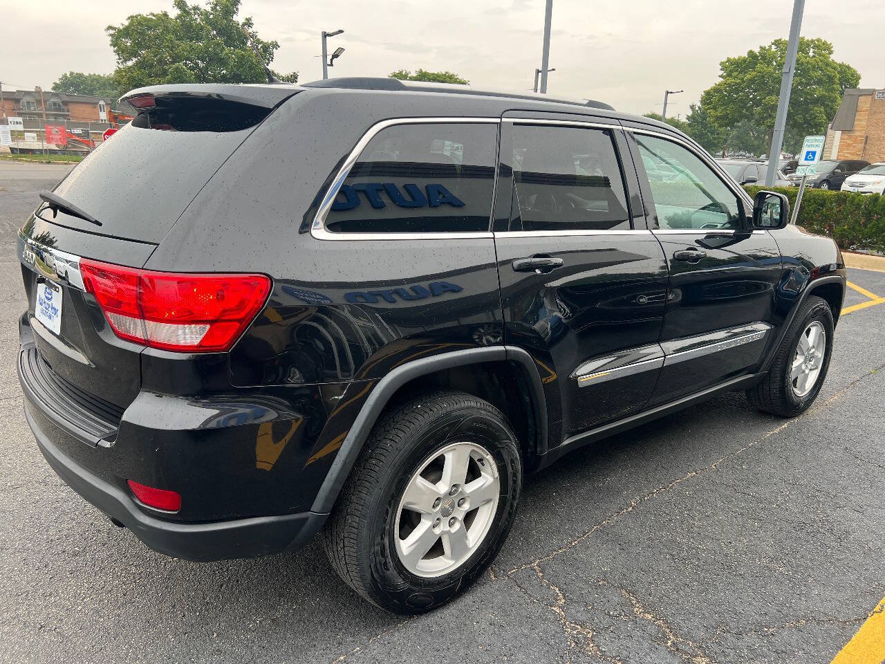 Used 2012 Jeep Grand Cherokee Laredo w/ Laredo E Group AWD/4WD image 14