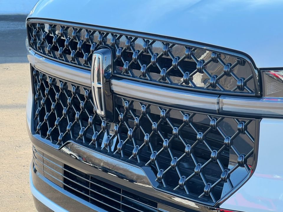 New 2026 Lincoln Navigator L Reserve w/ Jet Appearance Package image 37