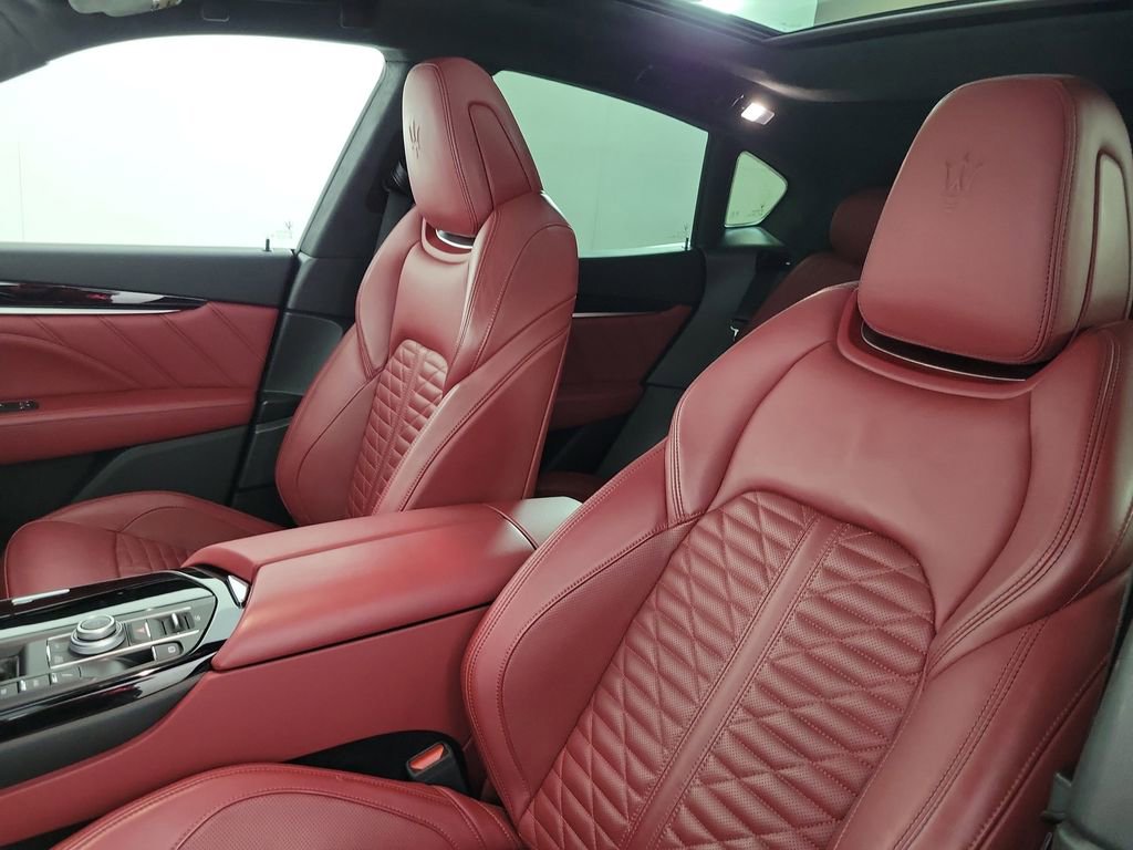 Used 2022 Maserati Levante Modena AWD/4WD image 15