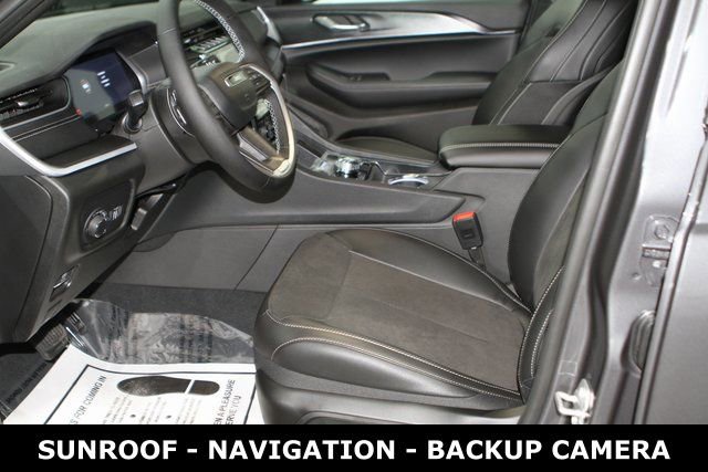 New 2025 Jeep Grand Cherokee L Altitude image 14