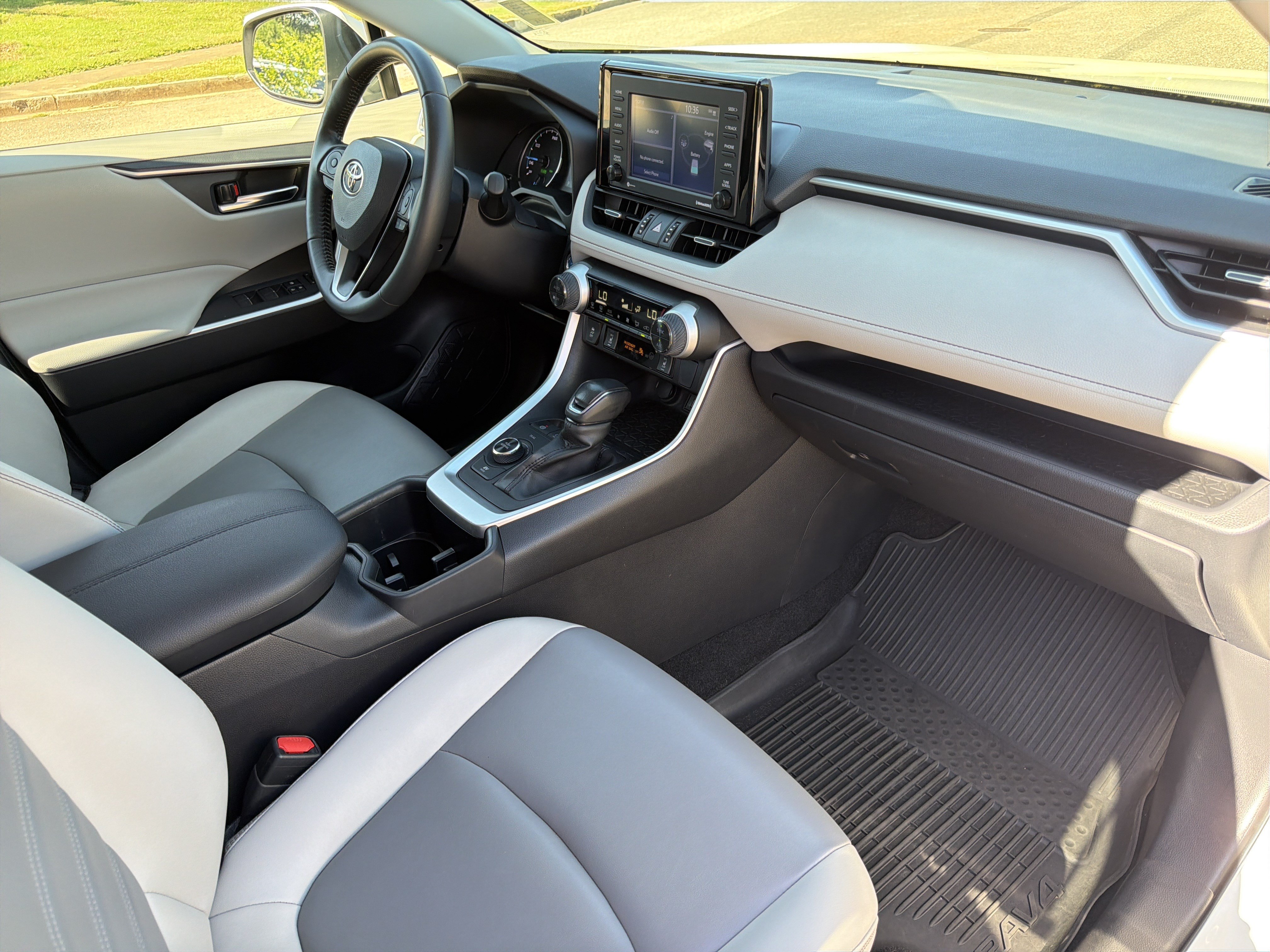 Used 2022 Toyota RAV4 XLE Premium AWD/4WD image 13