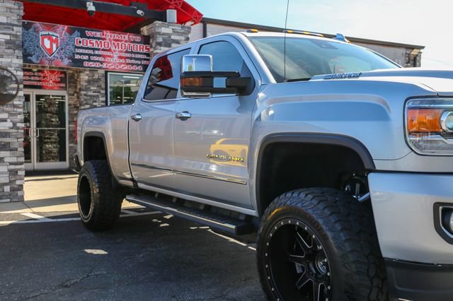 Used 2019 GMC Sierra 2500 Denali w/ Duramax Plus Package AWD/4WD image 32