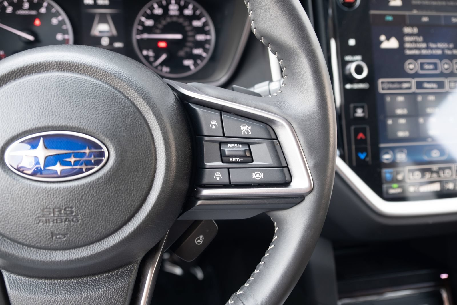 Used 2024 Subaru Ascent Touring AWD/4WD image 8