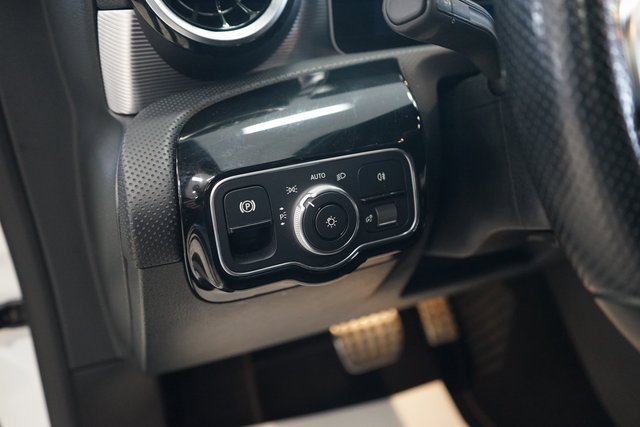 Used 2020 Mercedes-Benz CLA 250 4MATIC image 33