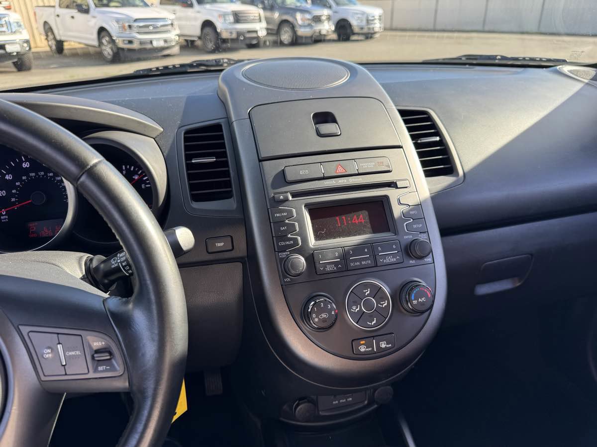 Used 2013 Kia Soul + image 26