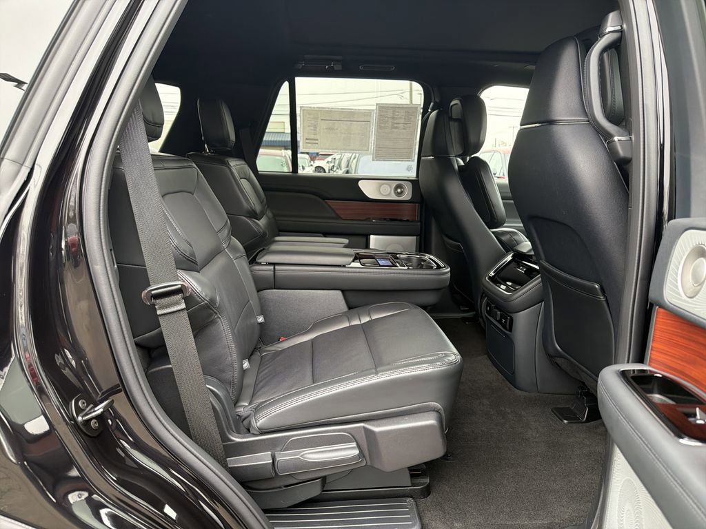 Certified 2024 Lincoln Navigator Reserve image 17