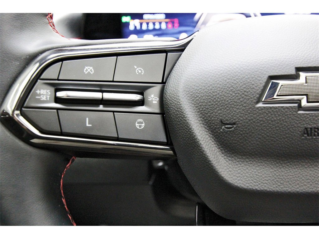 Used 2025 Chevrolet Traverse RS image 13