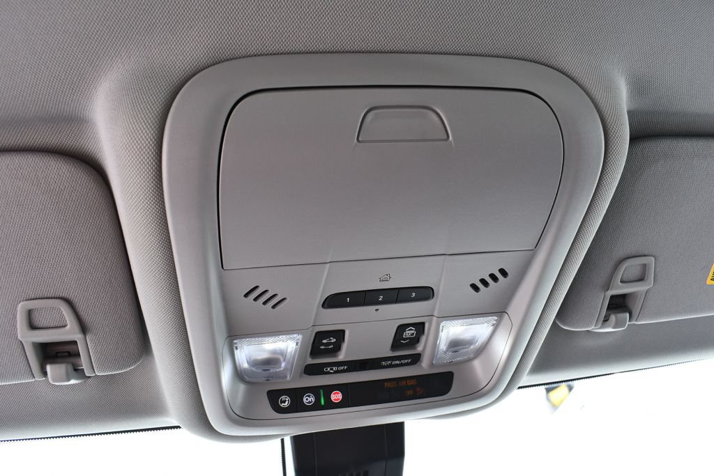 Used 2024 GMC Terrain SLT w/ Tech Package AWD/4WD image 35