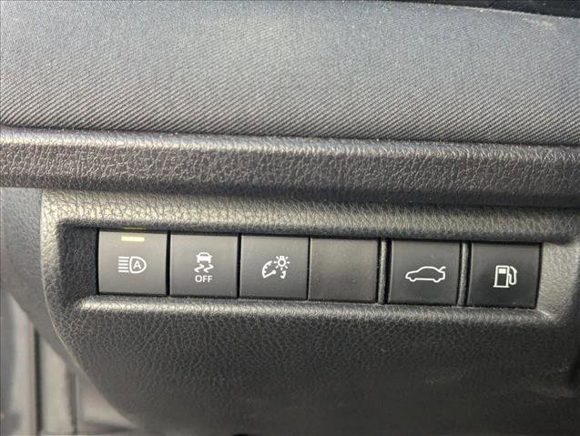 Used 2025 Toyota Camry LE image 11