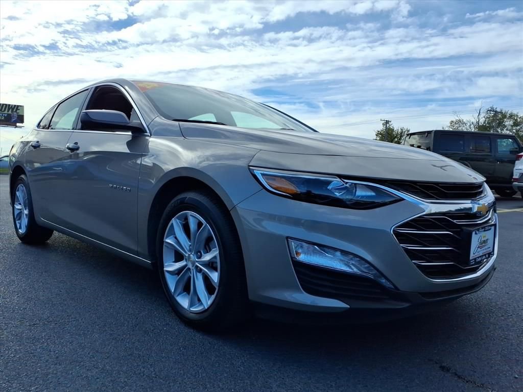 Used 2025 Chevrolet Malibu LT image 9