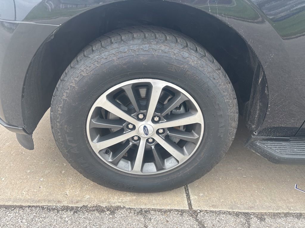 Used 2019 Ford Expedition XLT w/ Equipment Group 201A image 9