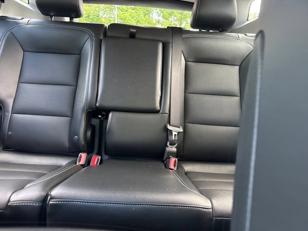 Used 2023 GMC Terrain SLT w/ LPO, Floor Liner Package AWD/4WD image 23