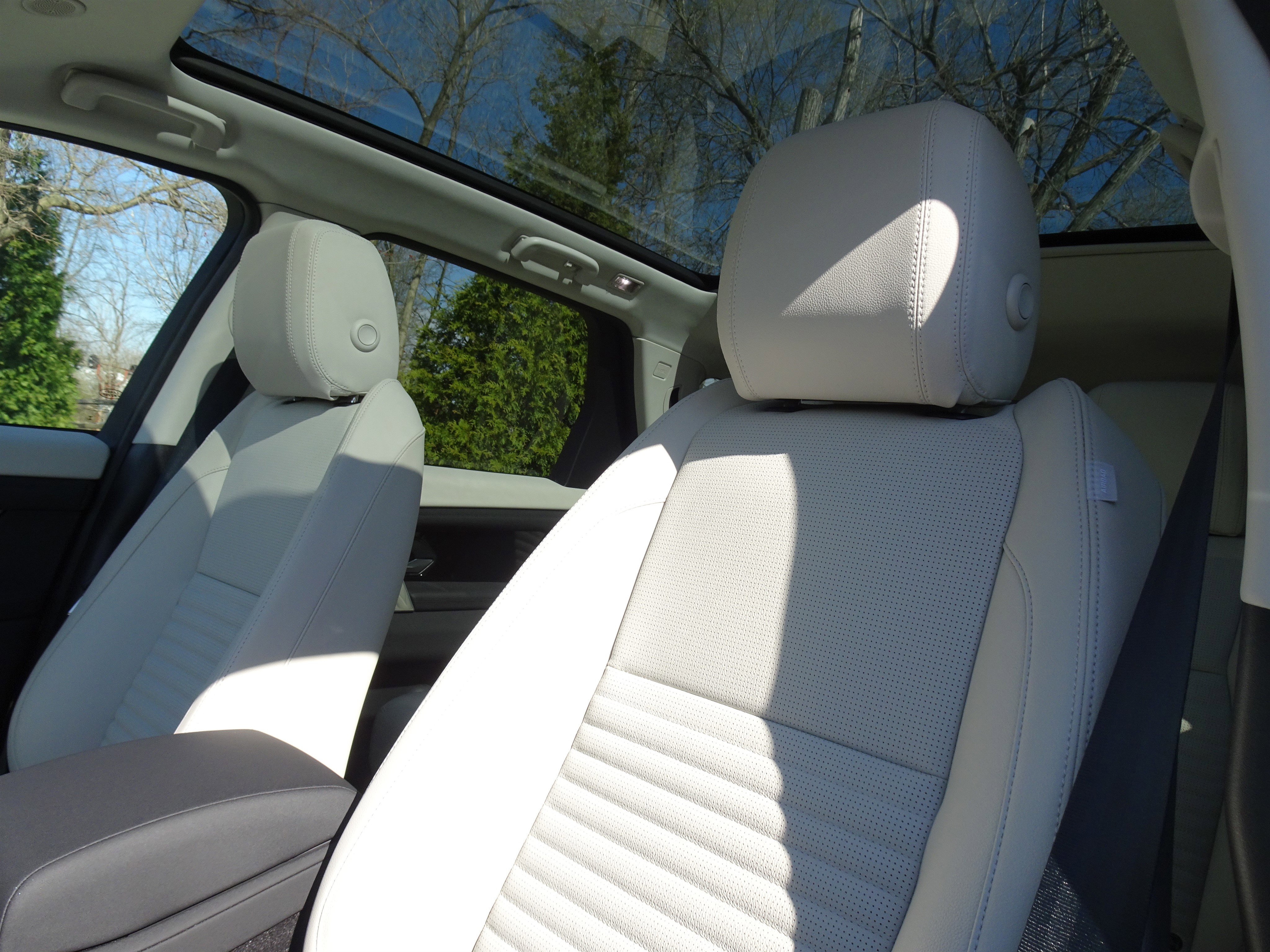 New 2025 Land Rover Discovery Sport S image 15