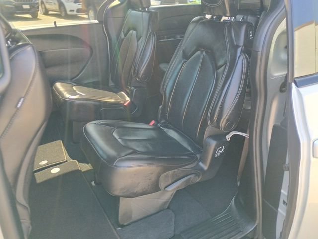 Used 2023 Chrysler Pacifica Touring-L w/ S Appearance Package AWD/4WD image 20