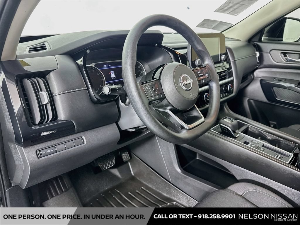 Used 2022 Nissan Pathfinder S FWD image 9